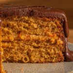 Bolo de Cenoura com Cobertura de Chocolate